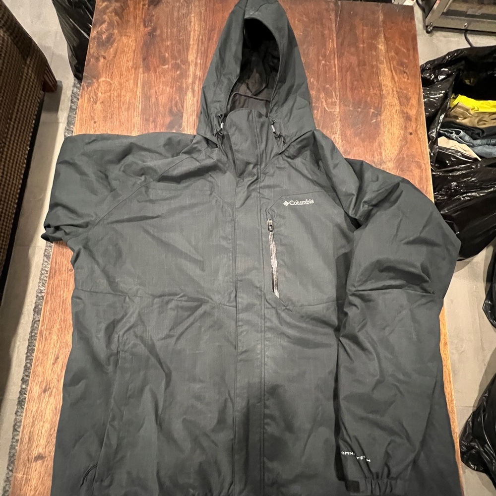 Columbia Men's Raincoat